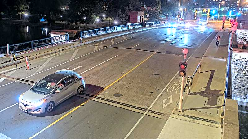 Traffic camera image at 2025-08-25 02:41:10