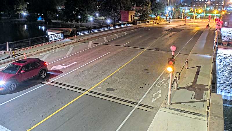 Traffic camera image at 2025-08-25 03:01:11