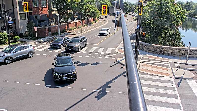 Traffic camera image at 2025-09-16 16:51:23