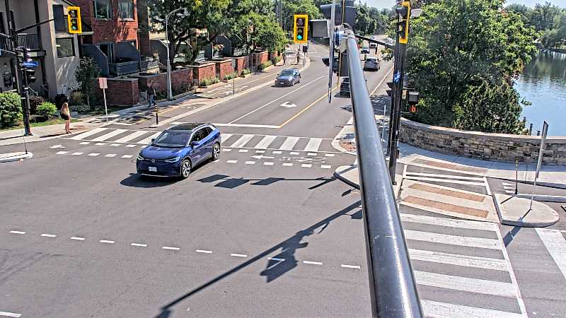 Traffic camera image at 2025-09-16 17:01:16