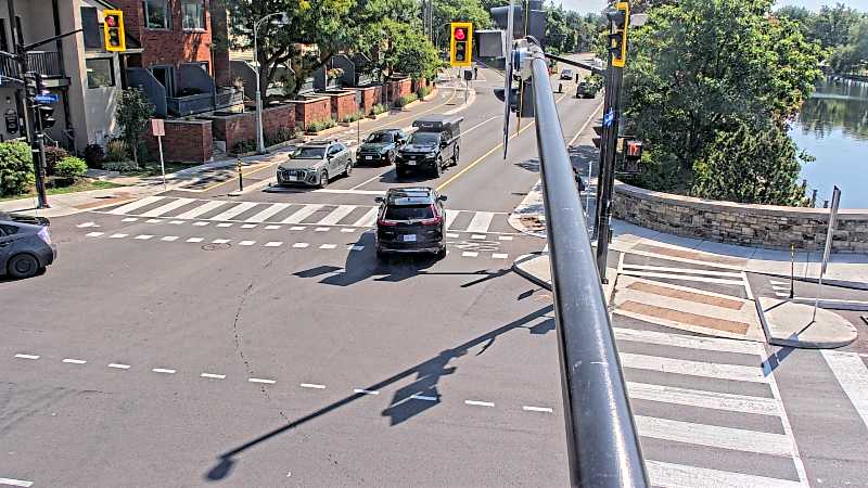 Traffic camera image at 2025-09-16 17:11:10
