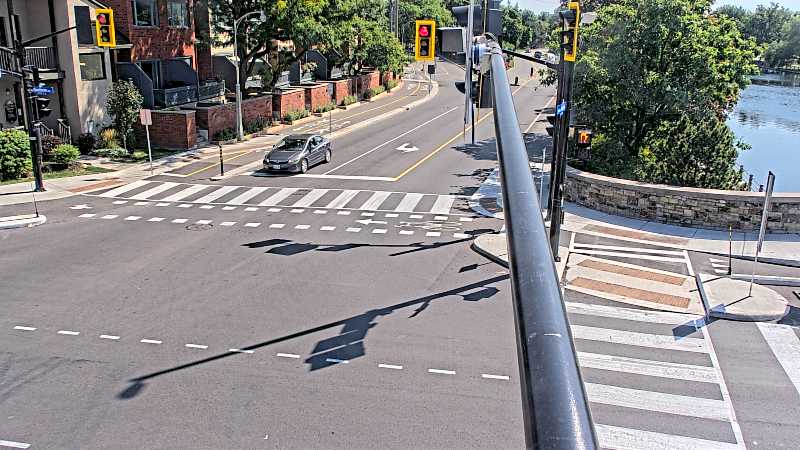 Traffic camera image at 2025-09-16 17:41:17