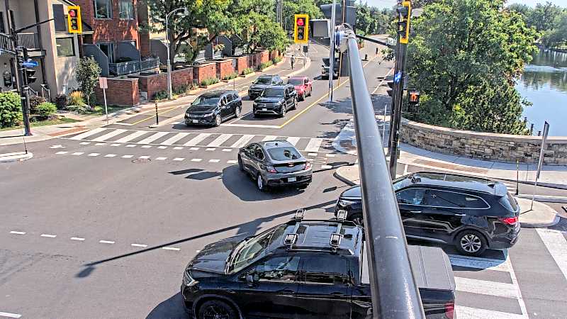 Traffic camera image at 2025-09-16 17:46:20