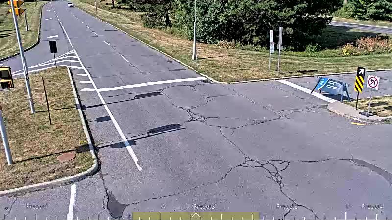 Traffic camera image at 2025-08-24 14:26:17