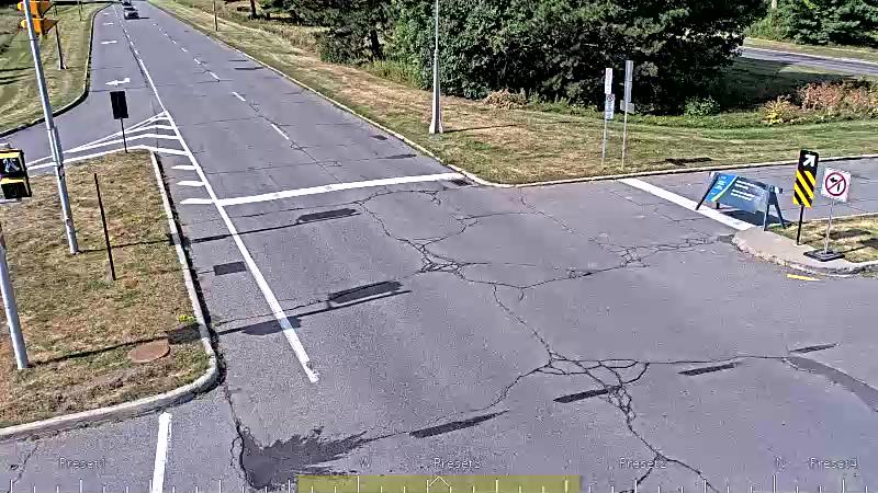Traffic camera image at 2025-08-24 14:31:18