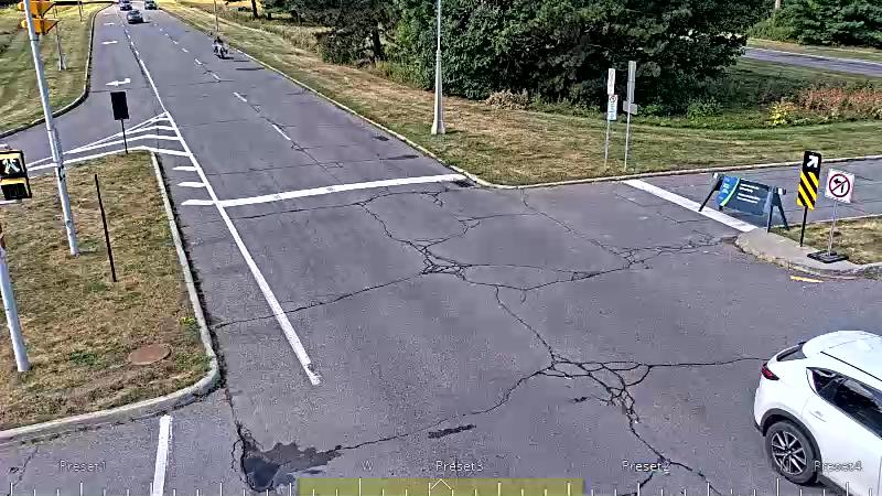 Traffic camera image at 2025-08-24 14:36:17