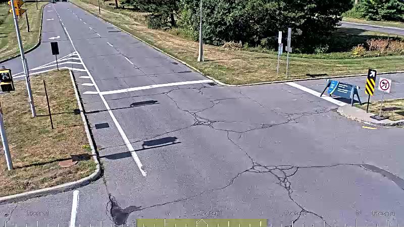 Traffic camera image at 2025-08-24 14:51:10