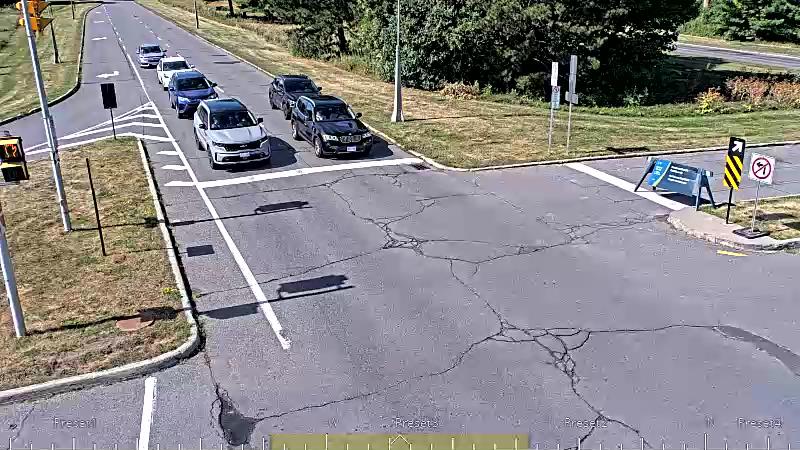 Traffic camera image at 2025-08-24 14:56:17