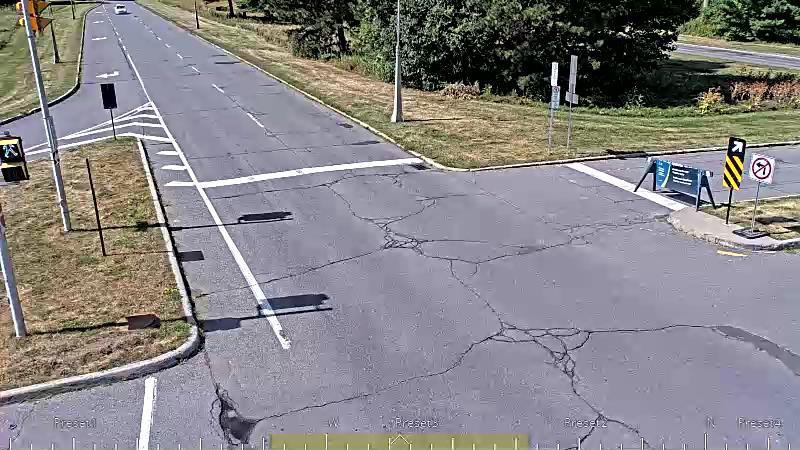 Traffic camera image at 2025-08-24 15:21:21