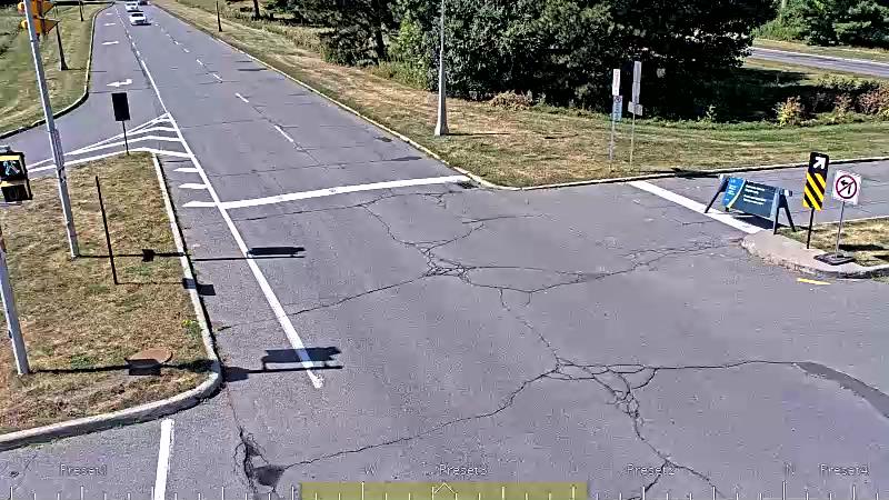 Traffic camera image at 2025-08-24 15:46:18