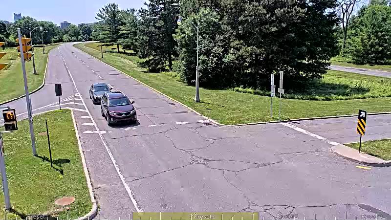 Traffic camera image at 2025-06-30 17:21:32