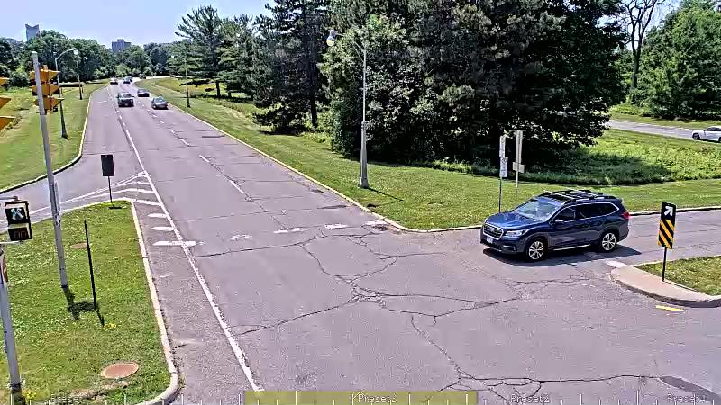 Traffic camera image at 2025-06-30 17:56:22