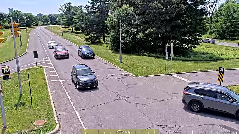 Traffic camera image at 2025-06-30 18:21:22