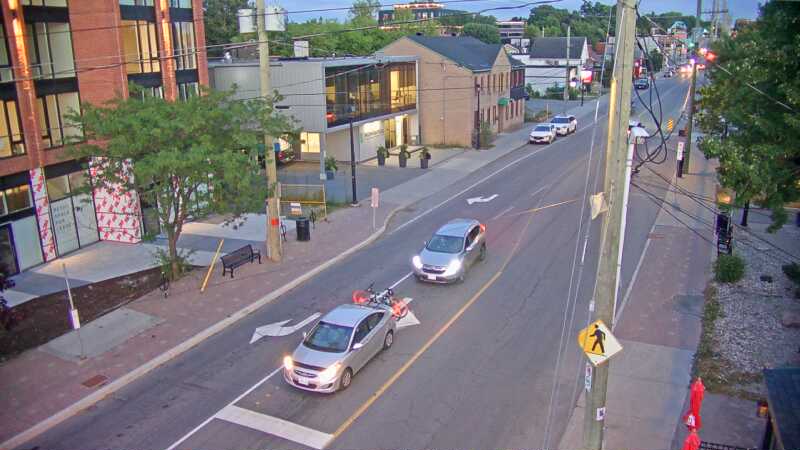 Traffic camera image at 2025-08-25 00:11:14