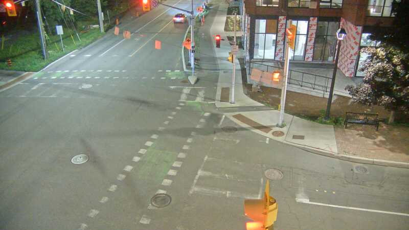 Traffic camera image at 2025-07-15 01:46:23
