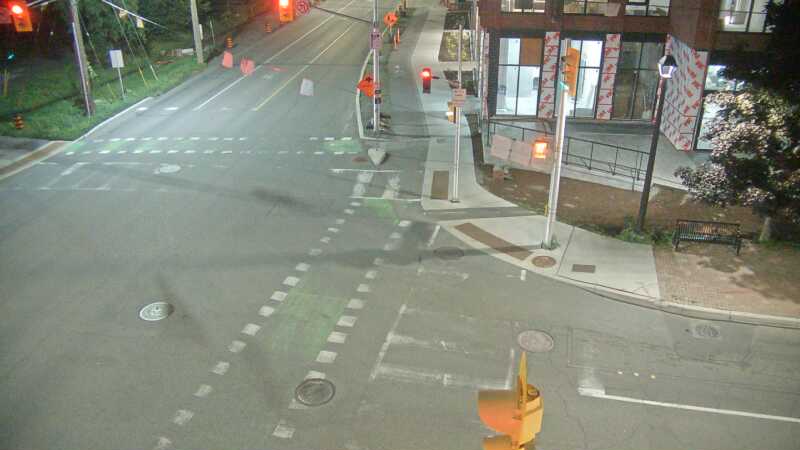 Traffic camera image at 2025-07-15 01:56:25