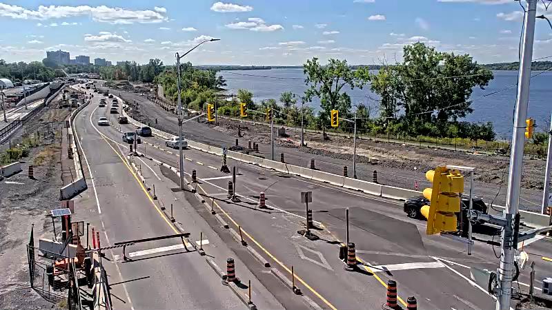 Traffic camera image at 2025-09-14 17:36:22