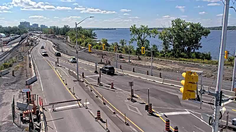 Traffic camera image at 2025-09-14 17:41:13
