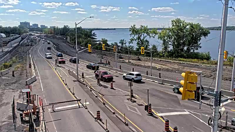 Traffic camera image at 2025-09-14 18:21:17