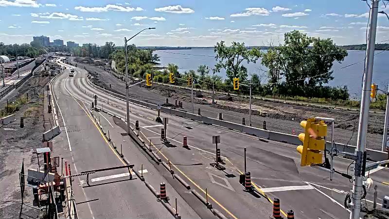 Traffic camera image at 2025-09-14 18:46:22