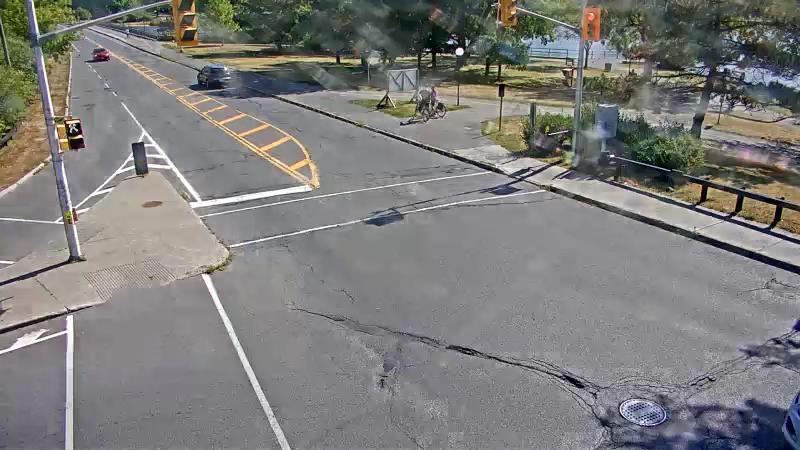 Traffic camera image at 2025-08-24 14:51:10