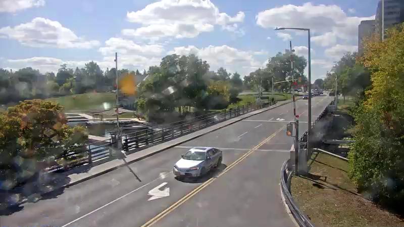 Traffic camera image at 2025-09-14 17:16:21