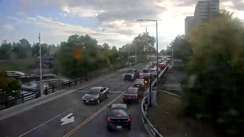 Traffic camera image at 2025-09-18 21:36:28