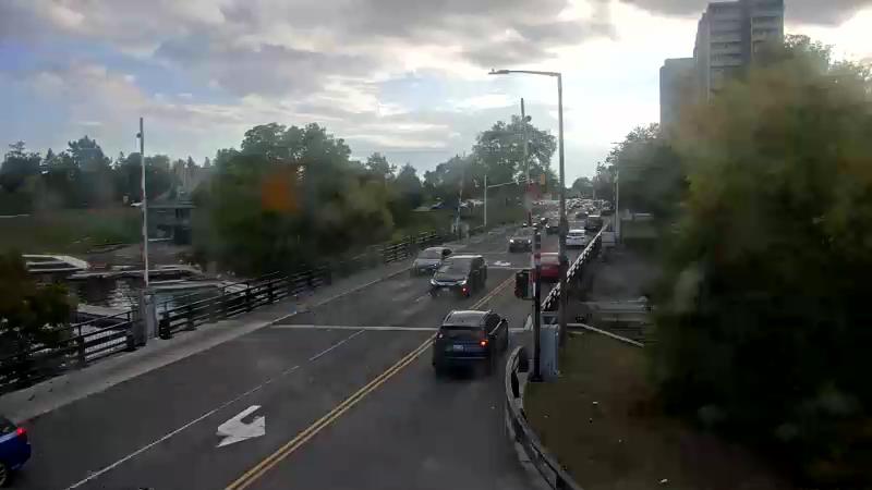 Traffic camera image at 2025-09-18 21:41:18