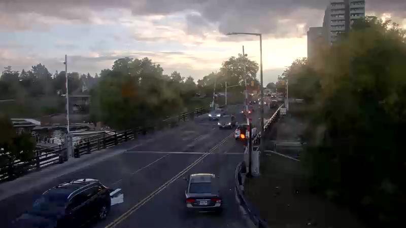 Traffic camera image at 2025-09-18 22:06:15