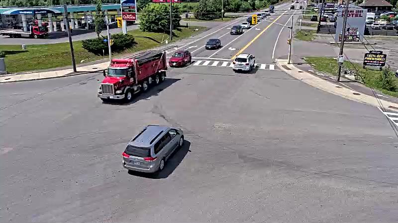 Traffic camera image at 2025-06-30 18:31:22