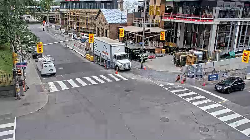 Traffic camera image at 2025-09-04 17:01:20