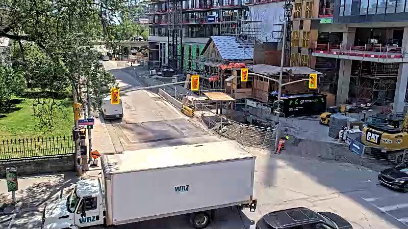 Traffic camera image at 2025-06-30 17:11:30