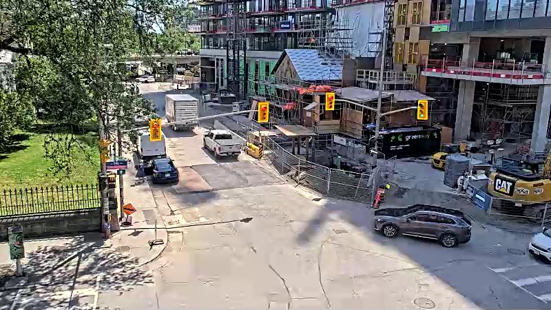 Traffic camera image at 2025-06-30 17:21:33