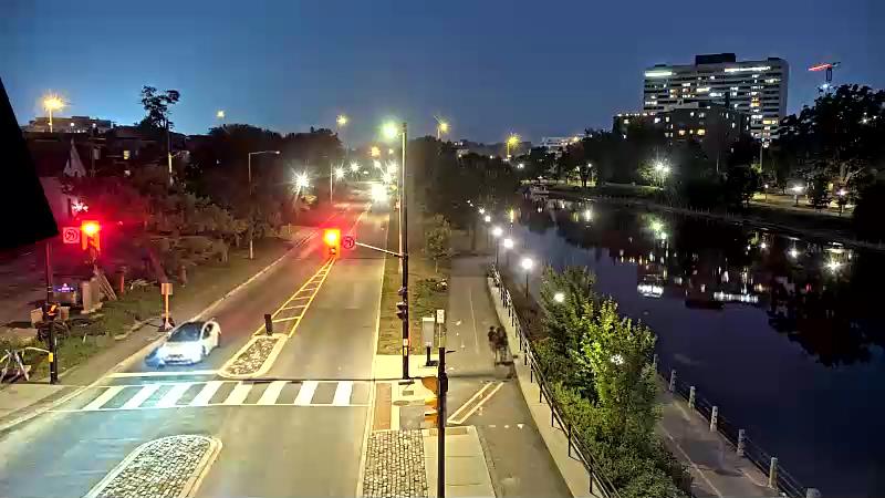 Traffic camera image at 2025-08-04 01:11:09
