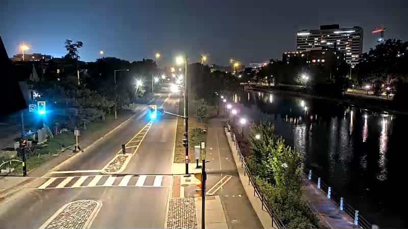 Traffic camera image at 2025-08-04 02:11:14