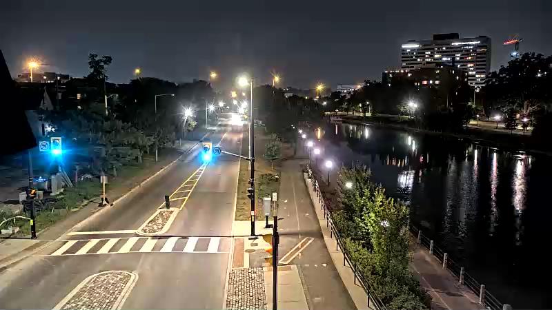 Traffic camera image at 2025-08-04 02:16:08