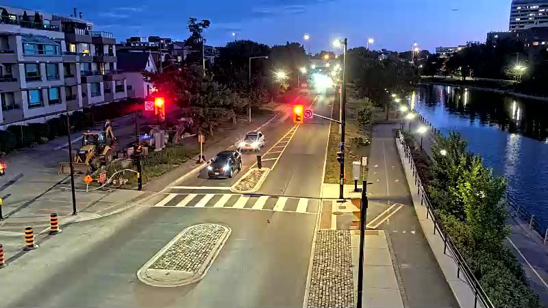 Traffic camera image at 2025-08-25 00:26:10