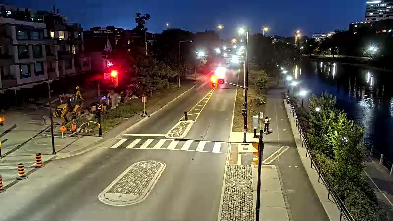 Traffic camera image at 2025-08-25 00:41:20
