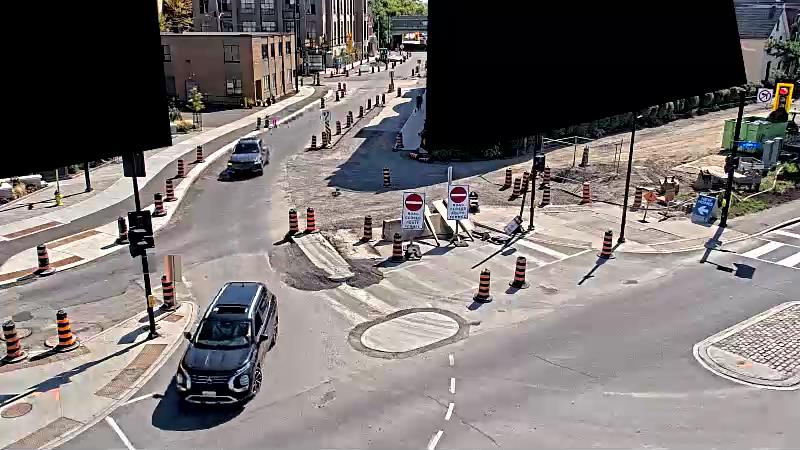 Traffic camera image at 2025-09-14 17:11:26