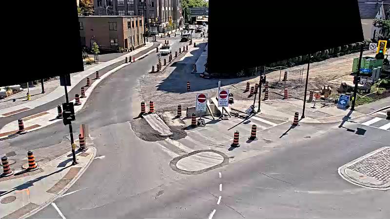 Traffic camera image at 2025-09-14 17:16:22