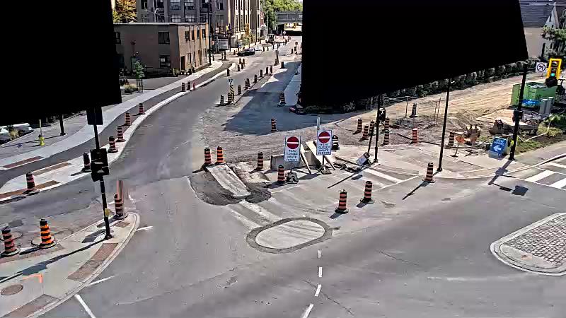 Traffic camera image at 2025-09-14 17:21:18