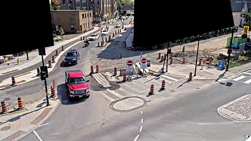 Traffic camera image at 2025-09-14 17:26:13