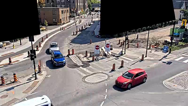 Traffic camera image at 2025-09-14 17:36:23