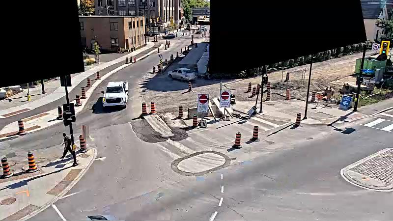 Traffic camera image at 2025-09-14 17:46:28
