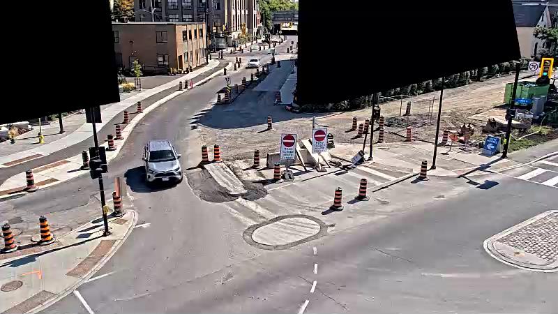Traffic camera image at 2025-09-14 17:56:31