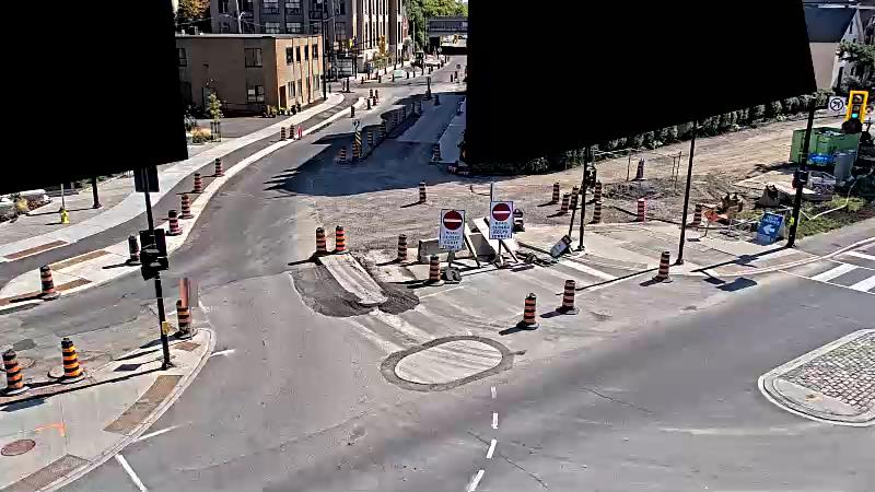Traffic camera image at 2025-09-14 18:21:17