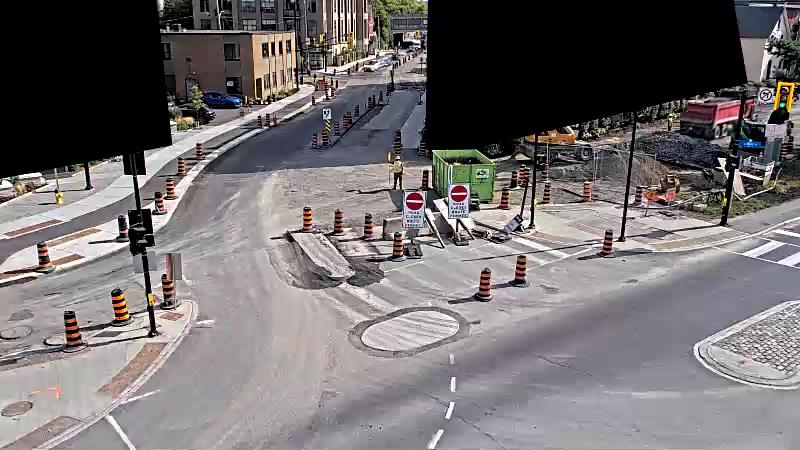 Traffic camera image at 2025-09-17 19:01:20
