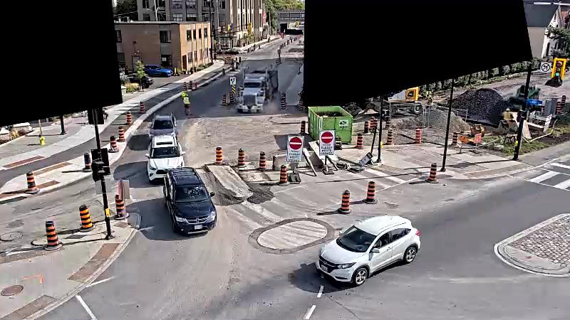 Traffic camera image at 2025-09-17 19:16:22
