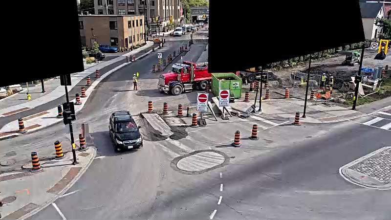 Traffic camera image at 2025-09-17 19:31:18