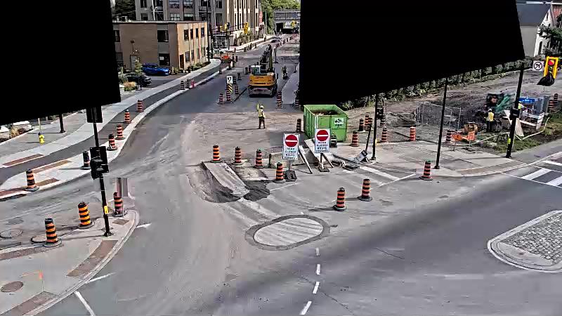 Traffic camera image at 2025-09-17 19:36:34